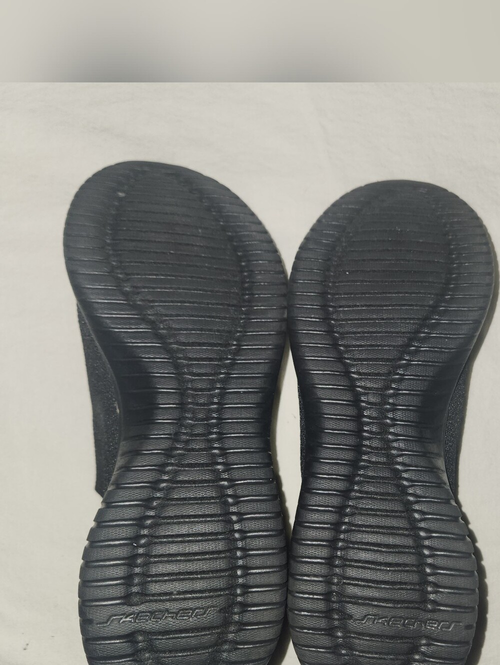 Triple Black Skechers Slip-On Knit Sneakers With Memory Foam Size 8.5 - Picture 9 of 9